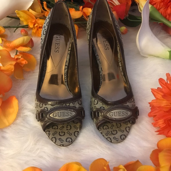 Guess 4β Heels - Picture 3 of 6